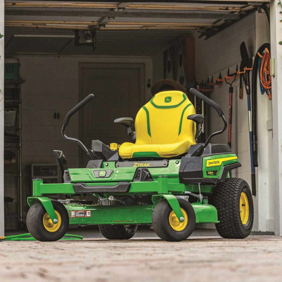 John Deere Lancia la Z370R Electric ZTrak™ in Europa: Una Soluzione Sostenibile per il Taglio del&nbsp;Prato
